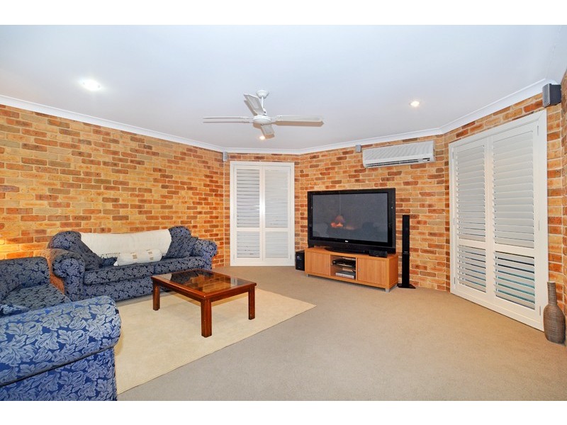 4 Panarea Cl, Tumbi Umbi NSW 2261