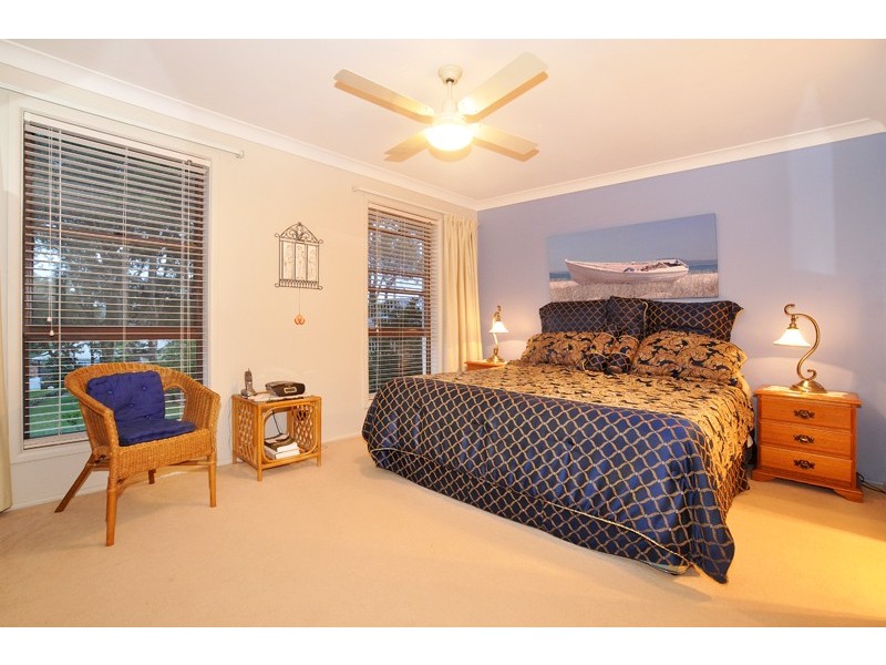 17 Mossman Ave, Bateau Bay NSW 2261