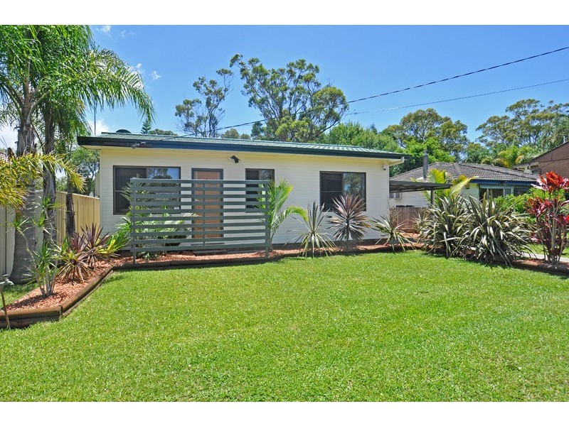 9 Erin Avenue, Berkeley Vale NSW 2261