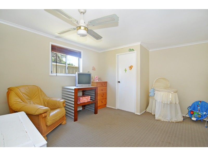 9 Erin Avenue, Berkeley Vale NSW 2261