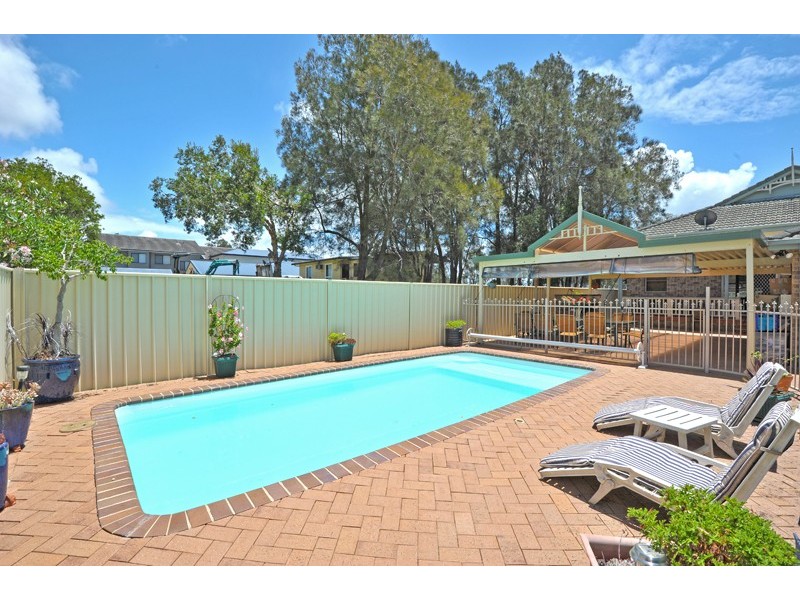 9 Lucinda Avenue, Killarney Vale NSW 2261