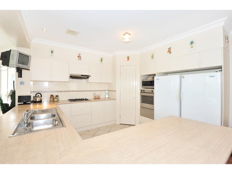 27 Sanctuary Pl, Bateau Bay NSW 2261