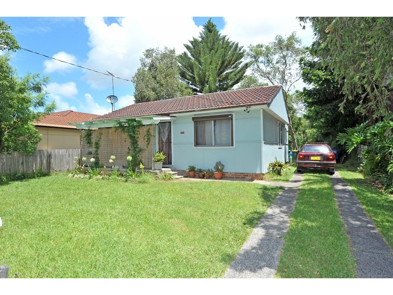 82 Lakedge Ave, Berkeley Vale NSW 2261