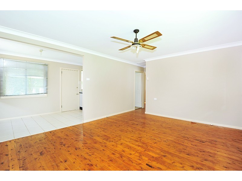 82 Lakedge Ave, Berkeley Vale NSW 2261