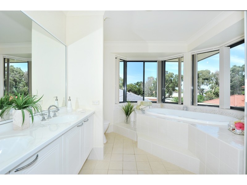 26 Neale St, Long Jetty NSW 2261