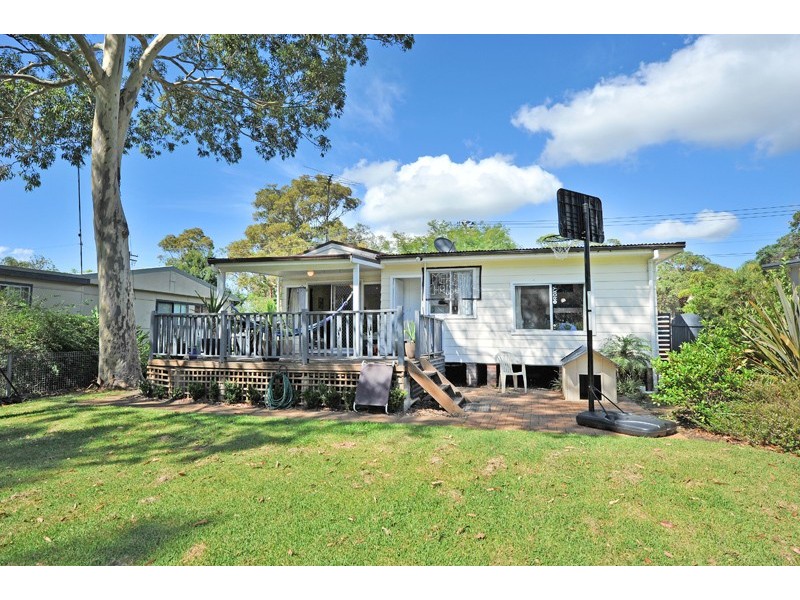 135 Lakedge Ave, Berkeley Vale NSW 2261