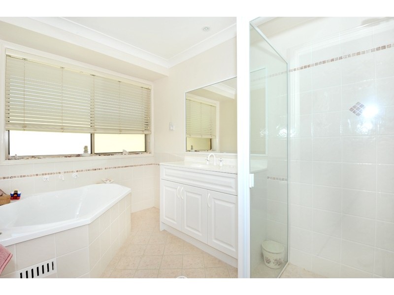 48 Lakin St, Bateau Bay NSW 2261