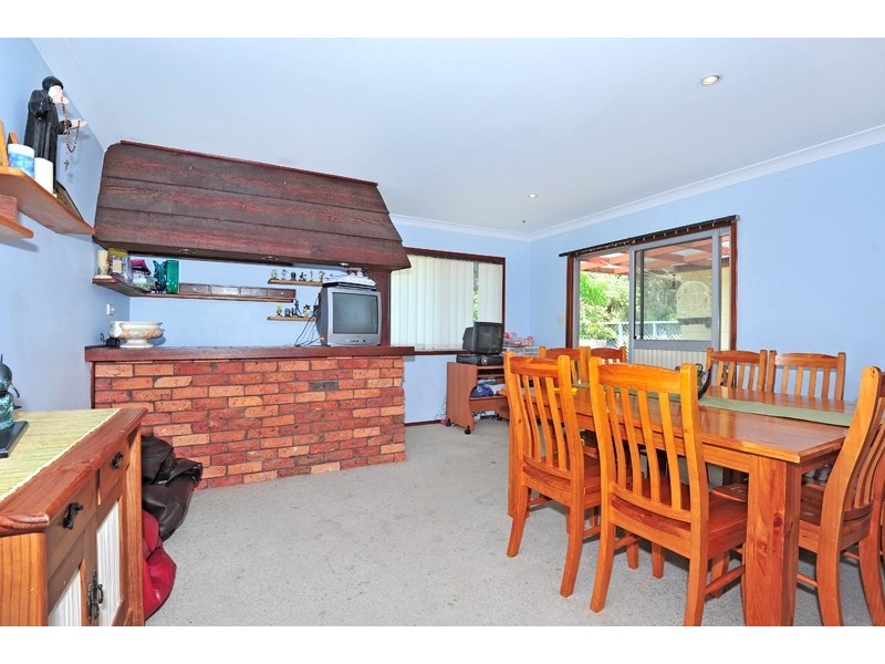 44 Kathleen White Crescent, Killarney Vale NSW 2261