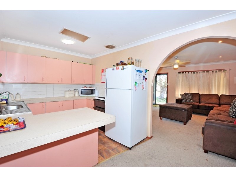 44 Kathleen White Crescent, Killarney Vale NSW 2261