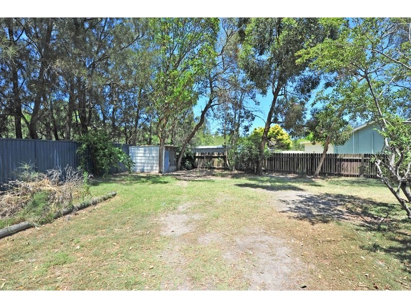 44 Kathleen White Crescent, Killarney Vale NSW 2261