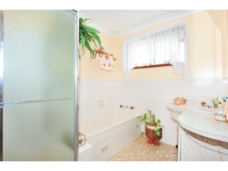 63 Platypus Rd, Berkeley Vale NSW 2261