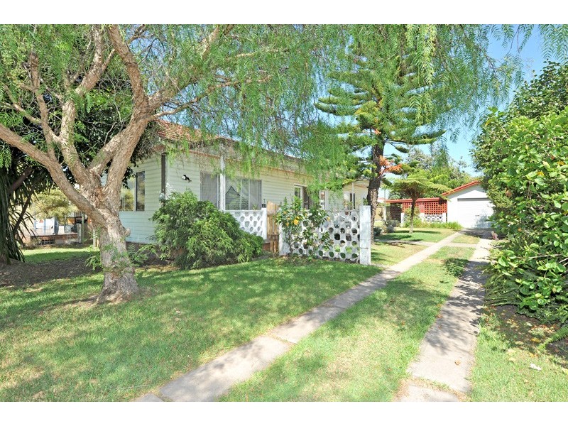 13 Armstrong Ave, Killarney Vale NSW 2261