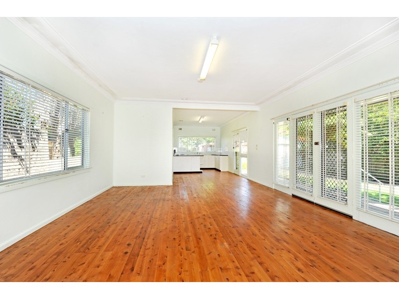 13 Armstrong Ave, Killarney Vale NSW 2261