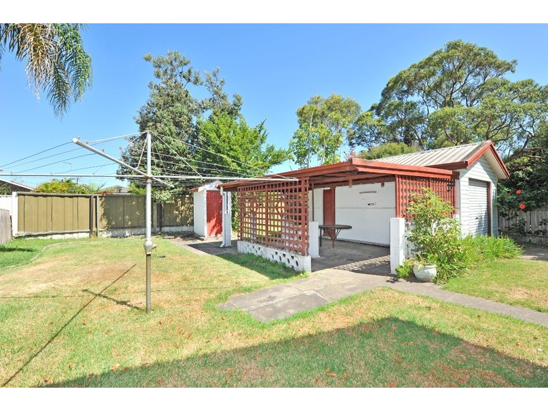 13 Armstrong Ave, Killarney Vale NSW 2261
