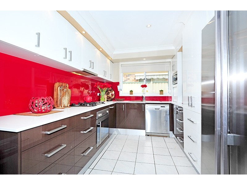 18 Scarborough Place, Bateau Bay NSW 2261