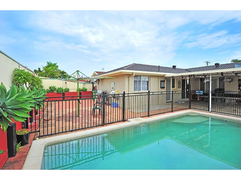 18 Scarborough Place, Bateau Bay NSW 2261
