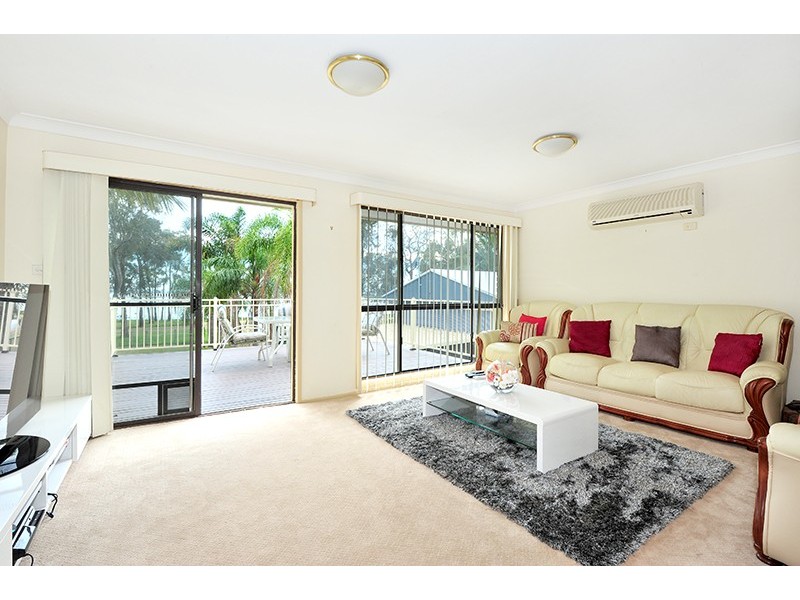 91 Lakedge Ave, Berkeley Vale NSW 2261
