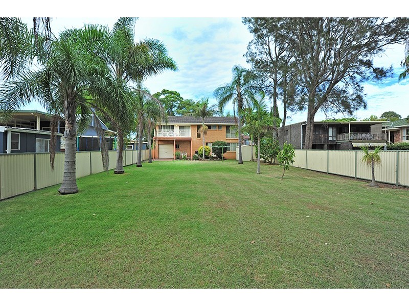 91 Lakedge Ave, Berkeley Vale NSW 2261
