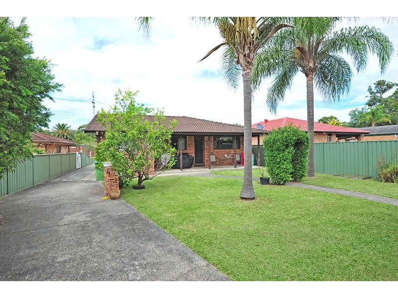 25 Panorama Pde, Berkeley Vale NSW 2261