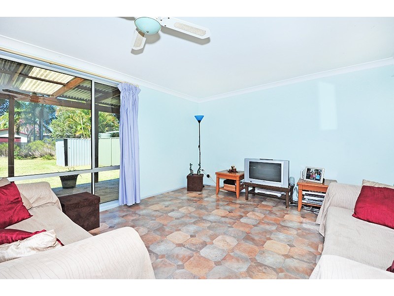 14 Colleen Street, Berkeley Vale NSW 2261