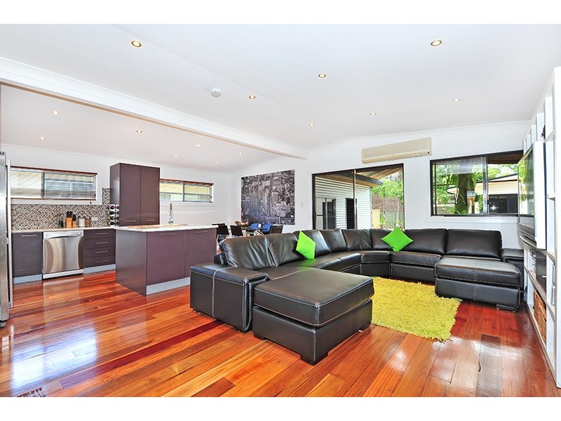 33 Oxley Rd, Killarney Vale NSW 2261