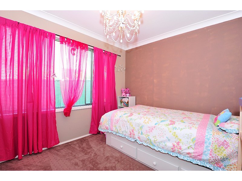 143 Kerry Crescent, Berkeley Vale NSW 2261