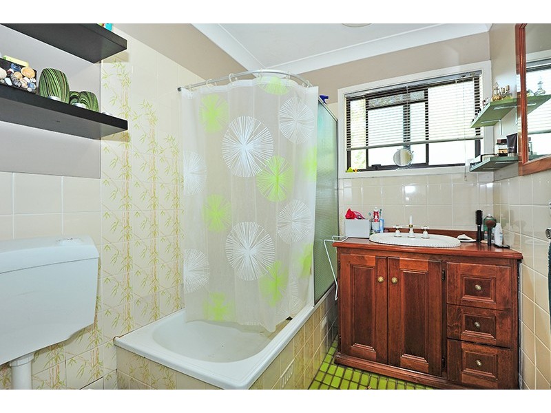 143 Kerry Crescent, Berkeley Vale NSW 2261