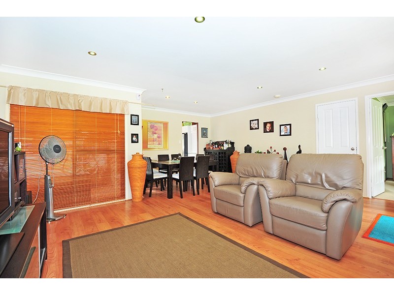 22 Greenwood Ave, Berkeley Vale NSW 2261