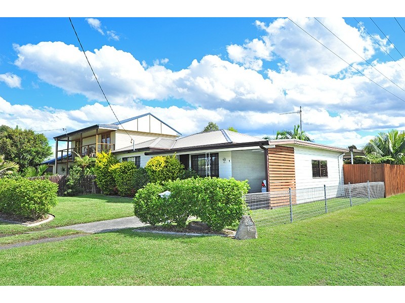 1 Kathleen White Crescent, Killarney Vale NSW 2261