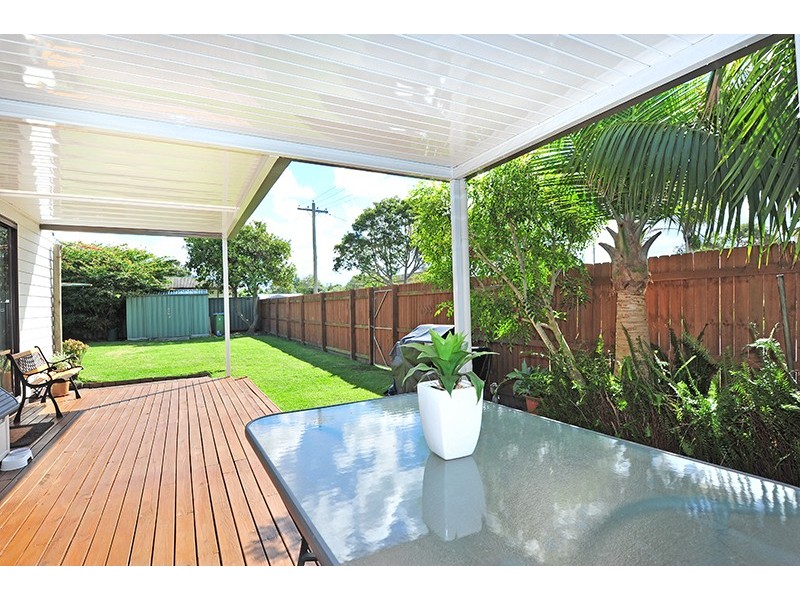 1 Kathleen White Crescent, Killarney Vale NSW 2261