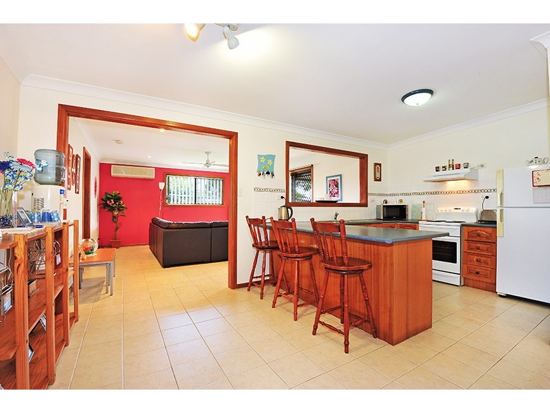 1 Kathleen White Crescent, Killarney Vale NSW 2261
