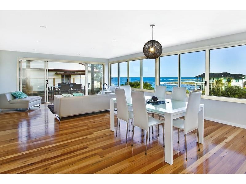 142 Ocean Parade, Blue Bay NSW 2261
