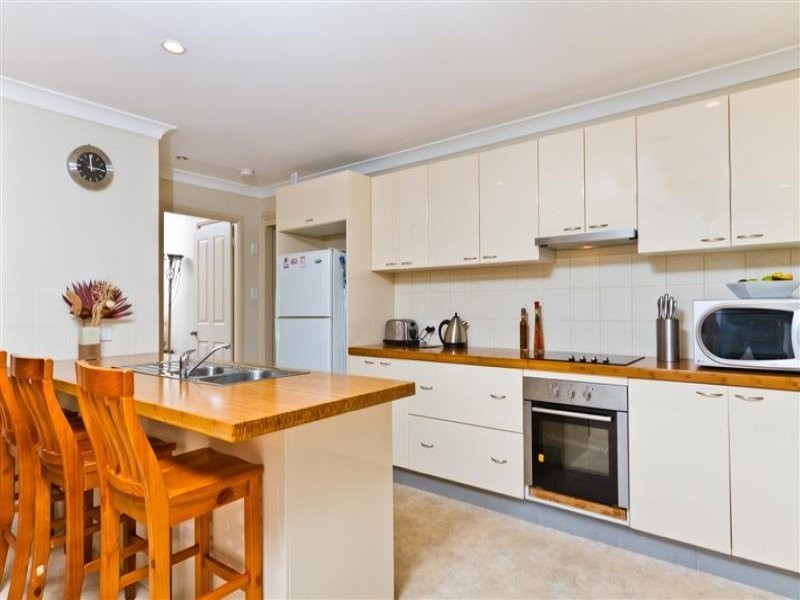 41 Rotherham St, Bateau Bay NSW 2261