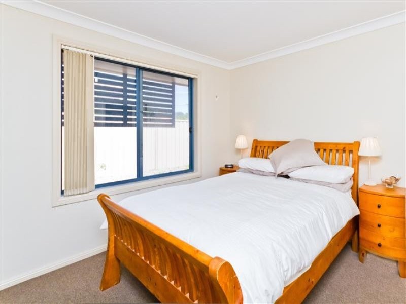 41 Rotherham St, Bateau Bay NSW 2261