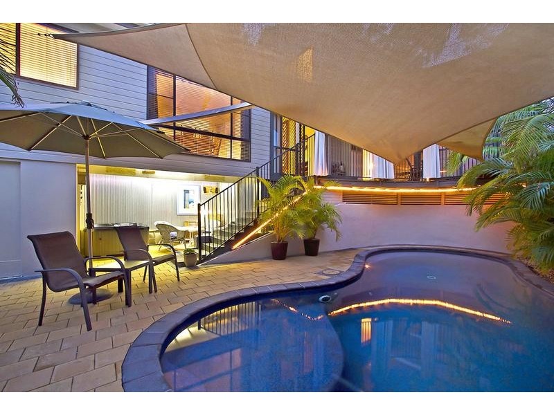 7 Rickard St, Bateau Bay NSW 2261