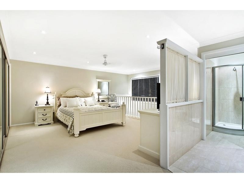 7 Rickard St, Bateau Bay NSW 2261