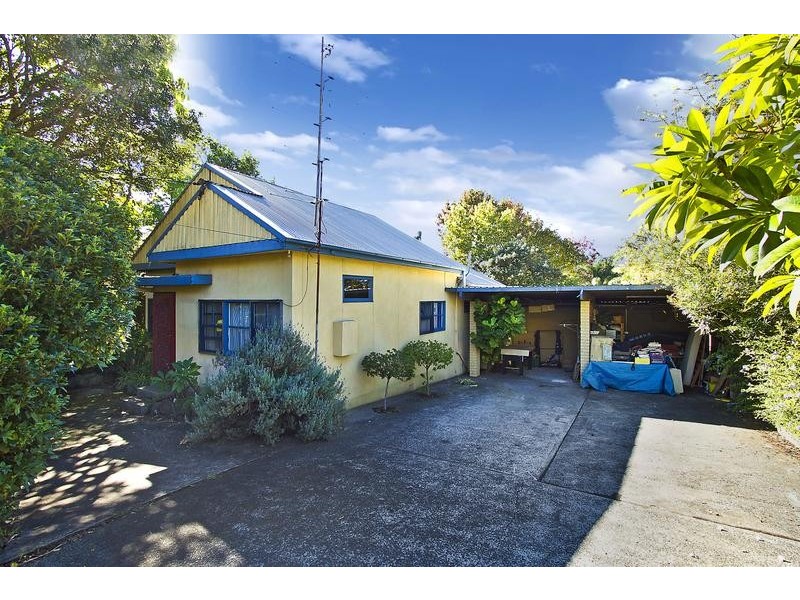 9 Hillside Dr, Berkeley Vale NSW 2261