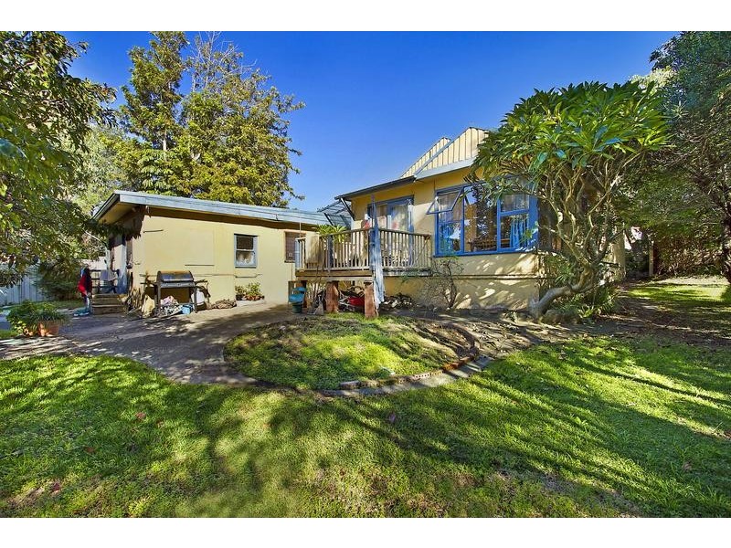 9 Hillside Dr, Berkeley Vale NSW 2261