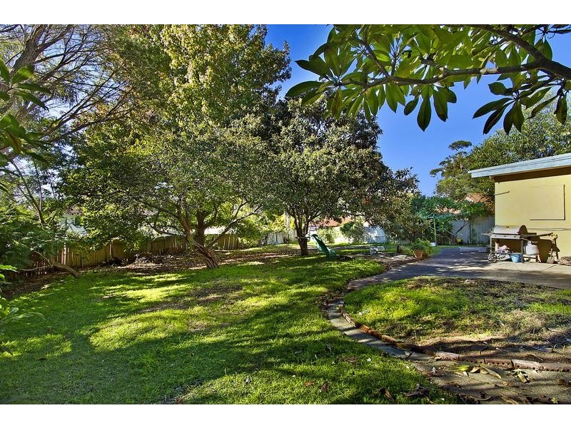 9 Hillside Dr, Berkeley Vale NSW 2261