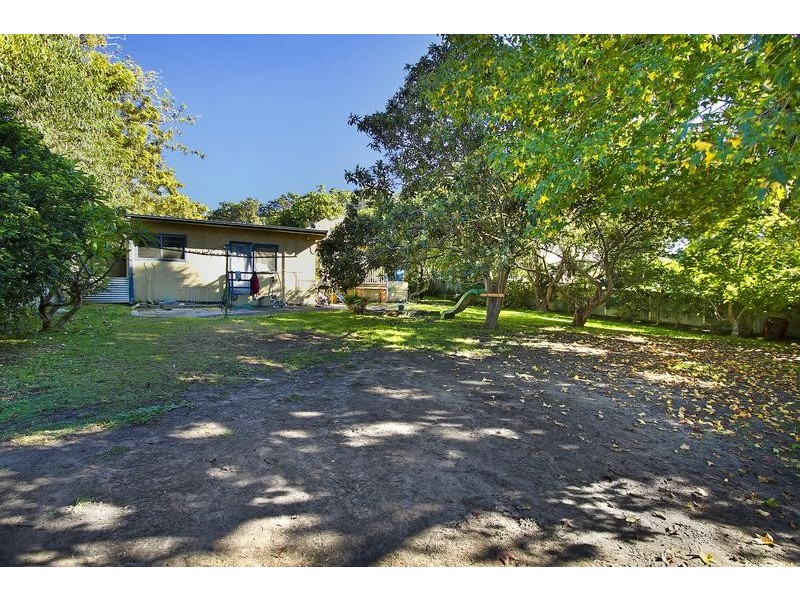 9 Hillside Dr, Berkeley Vale NSW 2261