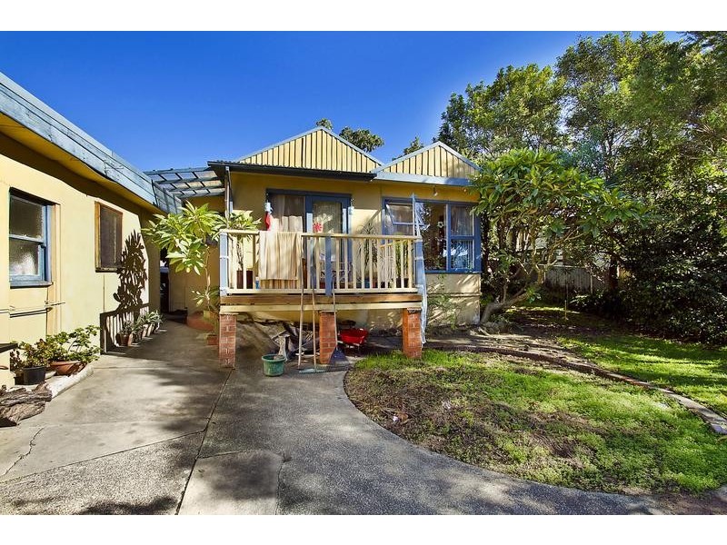 9 Hillside Dr, Berkeley Vale NSW 2261