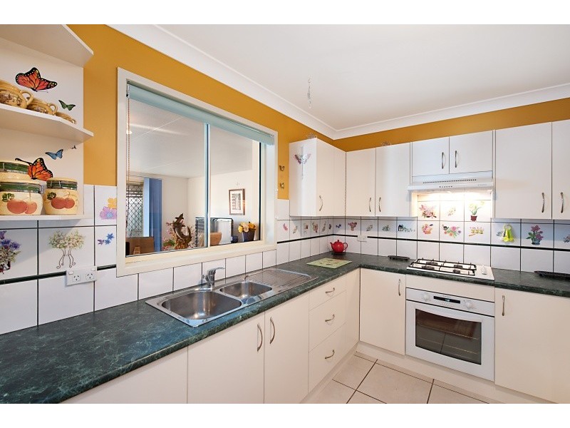 9 Borrodale Ave, Bateau Bay NSW 2261