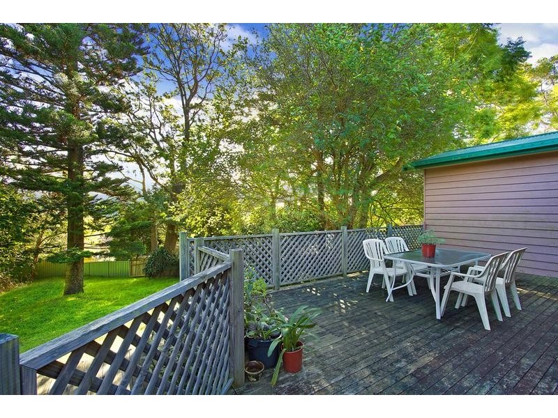 1 Wordsworth Ave, Bateau Bay NSW 2261