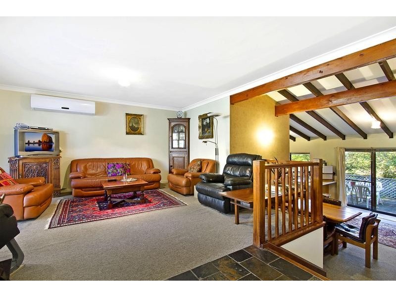 1 Wordsworth Ave, Bateau Bay NSW 2261