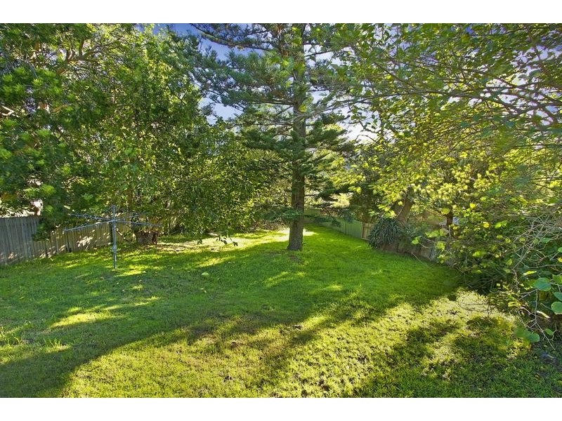 1 Wordsworth Ave, Bateau Bay NSW 2261