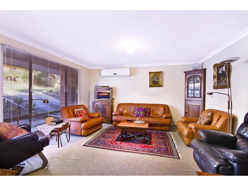 1 Wordsworth Ave, Bateau Bay NSW 2261