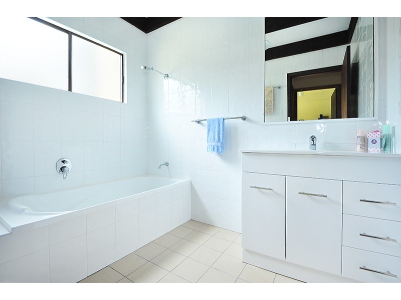 81 Lowanna Avenue, Forresters Beach NSW 2260