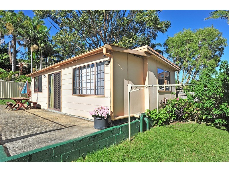 81 Lowanna Avenue, Forresters Beach NSW 2260