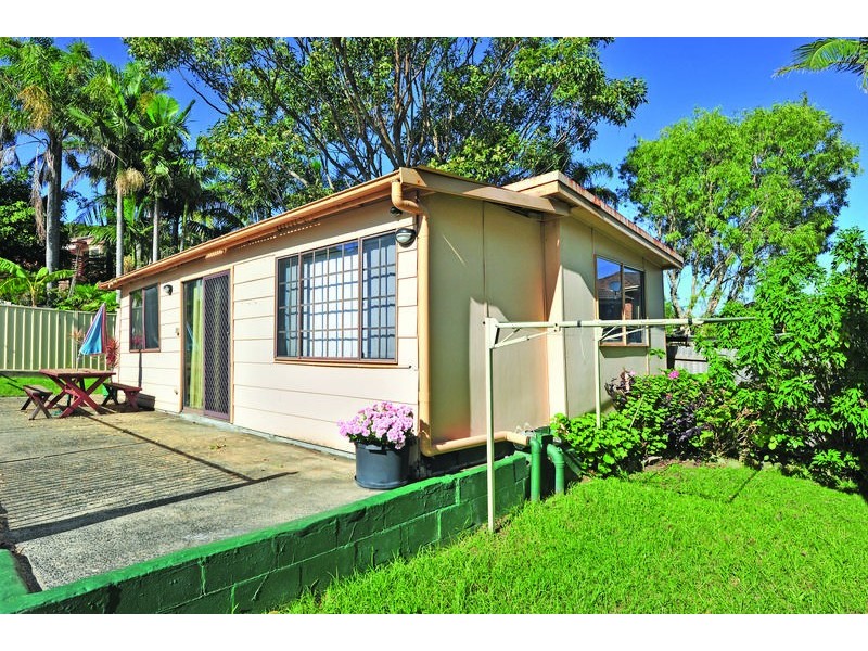 81 Lowanna Avenue, Forresters Beach NSW 2260