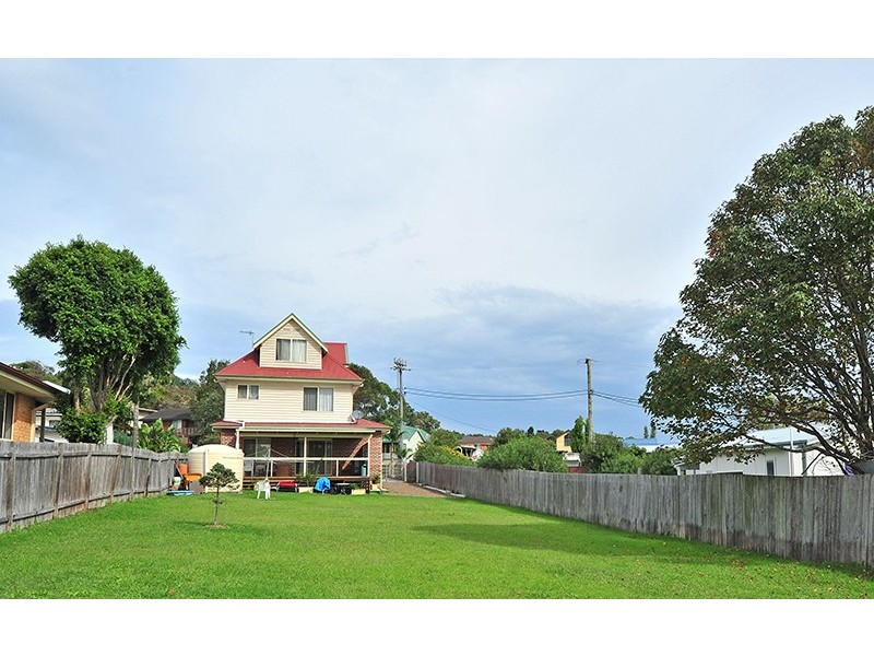 37 Forresters Beach Rd, Forresters Beach NSW 2260